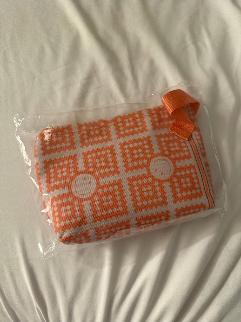STARLUX x Smiley Amenity Kit from Starlux Airlines